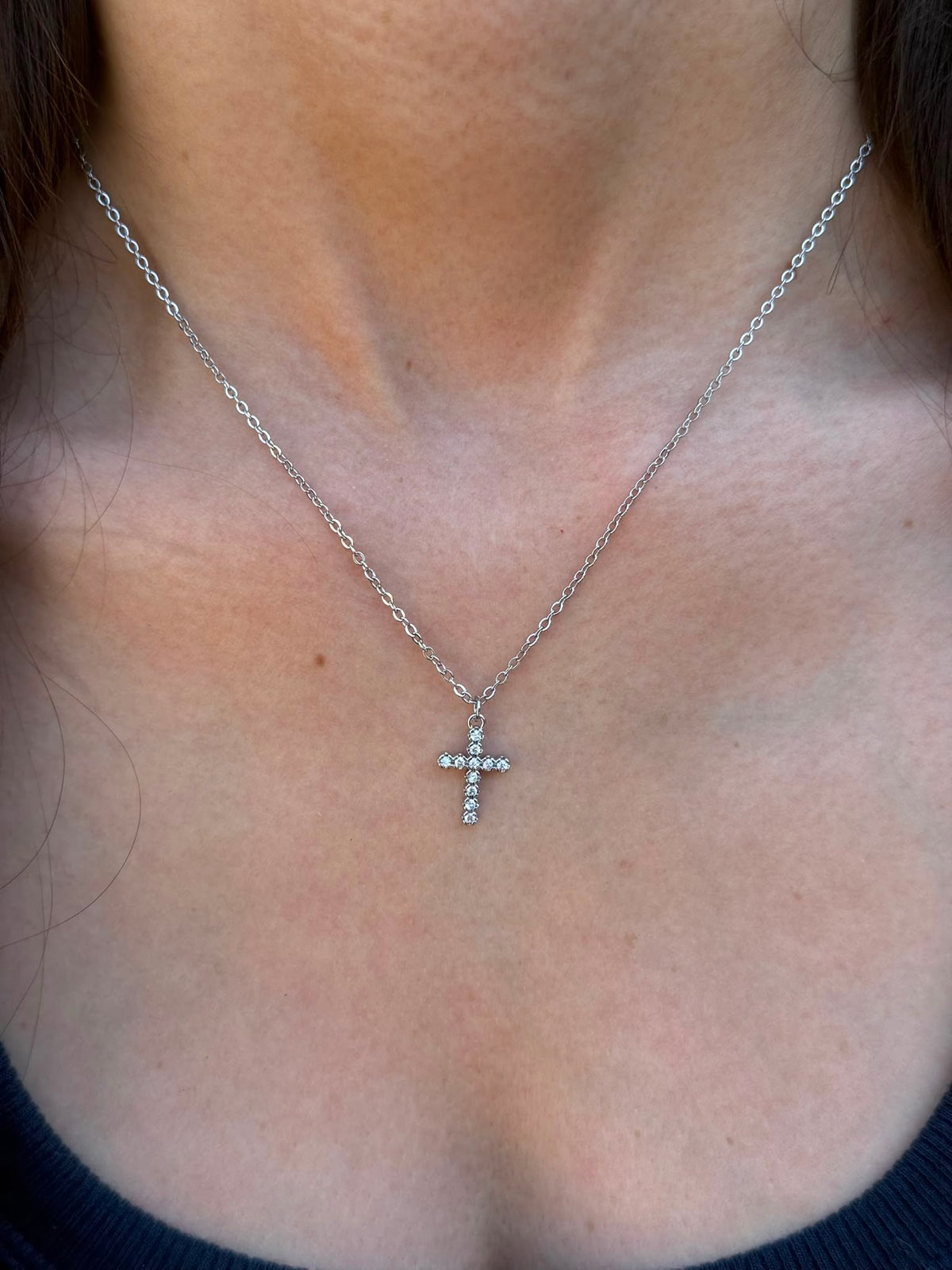 Collier doré pendentif croix